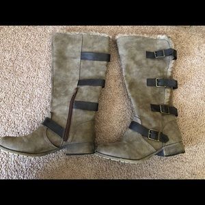 Brown buckle boots